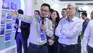 全國人大常委會副委員長丁仲禮蒞臨托普云農(nóng)調(diào)研